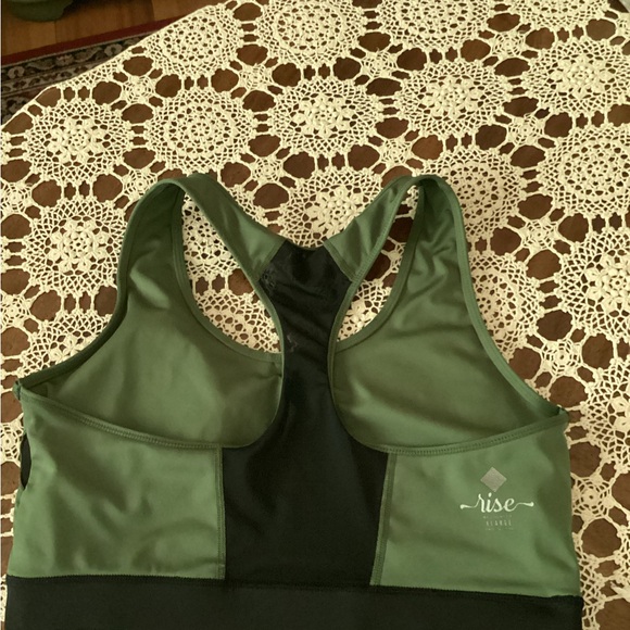 LULAROE, Black and Green Patterned XL sport bra, removable pads EUC - Picture 6 of 9
